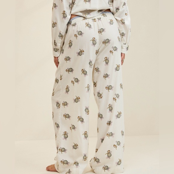 Aerie Cindy Lou Who Grinch Pajama Pants NWT Best Seller - Picture 7 of 9